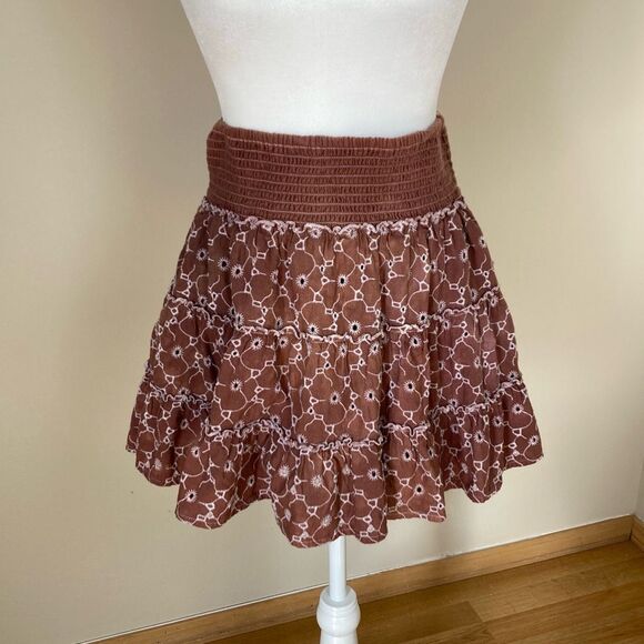 American Eagle Outfitters Tiered Eyelet‎ Mini Skirt Size Small (C8) - Picture 1 of 10